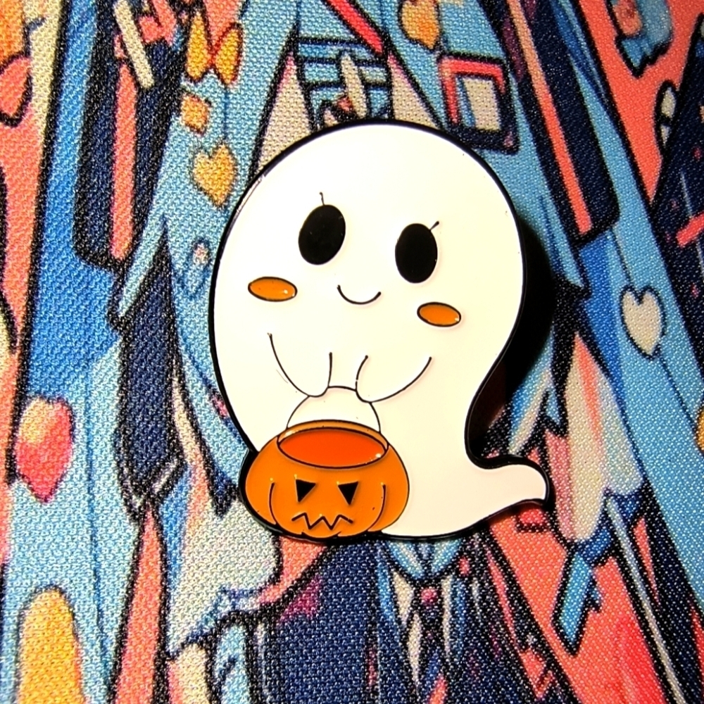 Women’s Accessories Cute Smiling Ghost Holding Sad Pumpkin Basket Enamel Pin